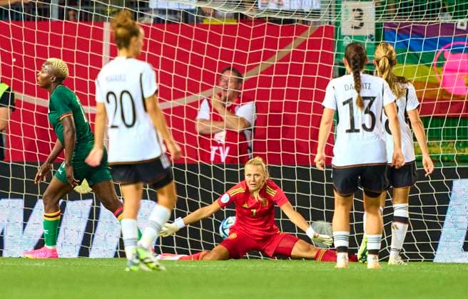 Bilder des Jahres 2023, Sport 07 Juli Sport Themen der Woche KW27 Sport Bilder des Tages Merle FROHMS, DFB Frauen 1 gets 0-2 in the friendly DFB women match GERMANY - SAMBIA Preparation for WM World Championships 2023 in Australia, New Zealand ,Season 2023 2024, on July 07, 2023 in Fürth, Germany.
