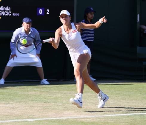 TENNIS - Wimbledon 2023 LONDON,ENGLAND,08.JUL.23 - TENNIS - WTA, Tennis Damen World Tour, Wimbledon, Grand Slam. Image shows Magda Linette (POL).  GEPAxpictures xAlanxGrieves