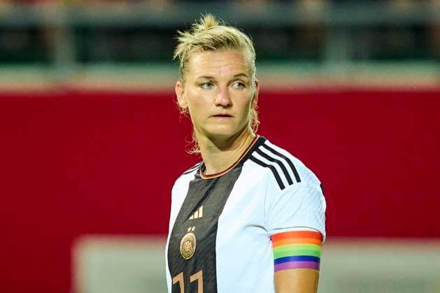 07 07 2023 football women soccer friendly match Germany gg Zambia sports photo zinc PeKo xpexkox Alexandra Popp 11, DFB women national team cropped, portrait, portrait, single image, cropped disappointment disappointed unhappy defeated deutschland_sambia_peko_zink