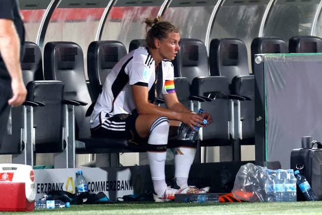 POPP Alexandra Kapitaenin Team Germany lost frustration after the game DFB Frauen Fussball Laenderspiel match Germany Zambia 2 3 on 07 07 2023 in Fuerth DFL REGULATIONS PROHIBIT ANY USE OF PHOTOGRAPHS as IMAGE SEQUENCES and or QUASI VIDEO Copyright: xLacixPerenyix