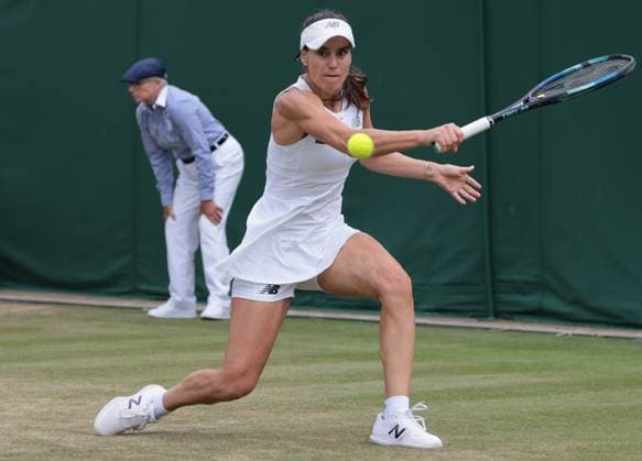 2023 Wimbledon Tournament LONDRES, LO - 08.07.2023: 2023 WIMBLEDON TOURNAMENT - Sorana Cirstea (ROM) during the 2023 Wimbledon Tournament held in London, England. (Photo: Andre Chaco Fotoarena) x2398659x  AndrexChaco