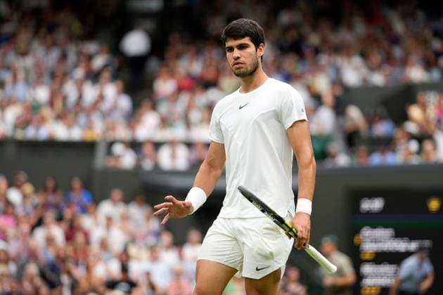 Mandatory Credit: Photo by Dave Shopland Shutterstock (14001531ar) Carlos Alcaraz during his third round match Wimbledon Tennis Championships, Day 6, The All England Lawn Tennis and Croquet Club, London, UK - 08 Jul 2023 Wimbledon Tennis Championships, Day 6, The All England Lawn Tennis and Croquet Club, London, UK - 08 Jul 2023  Copyright: xDavexShopland Shutterstockx 14001531ar