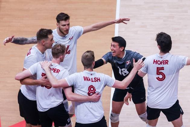(230708) -- PASAY CITY, July 8, 2023 -- Players of Canada celebrate after scoring a point during the Pool 6 match between Poland and Canada at the Men s Volleyball Nations League in Pasay City, the Philippines, July 8, 2023. ) (SP)THE PHILIPPINES-PASAY CITY-VOLLEYBALL-NATIONS LEAGUE-MEN-POL VS CAN RouellexUmali 
