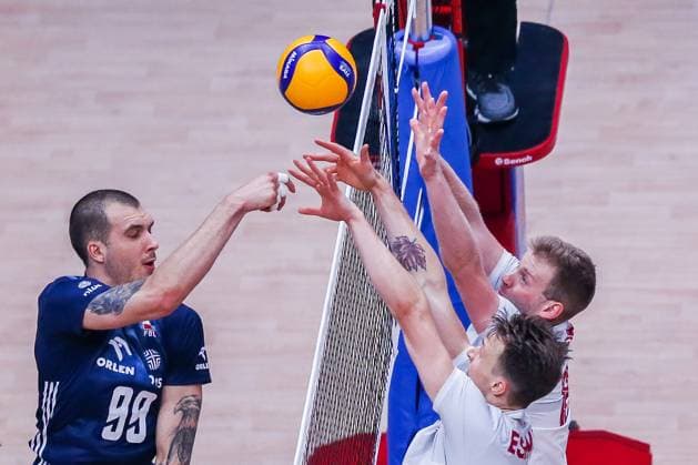 (230708) -- PASAY CITY, July 8, 2023 -- Norbert Huber (L) of Poland competes during the Pool 6 match between Poland and Canada at the Men s Volleyball Nations League in Pasay City, the Philippines, July 8, 2023. ) (SP)THE PHILIPPINES-PASAY CITY-VOLLEYBALL-NATIONS LEAGUE-MEN-POL VS CAN RouellexUmali 
