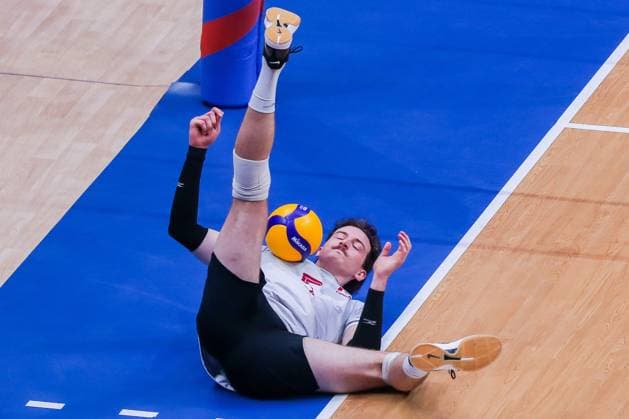 (230708) -- PASAY CITY, July 8, 2023 -- Brodie Hofer of Canada competes during the Pool 6 match between Poland and Canada at the Men s Volleyball Nations League in Pasay City, the Philippines, July 8, 2023. ) (SP)THE PHILIPPINES-PASAY CITY-VOLLEYBALL-NATIONS LEAGUE-MEN-POL VS CAN RouellexUmali 