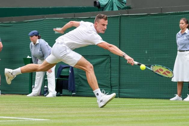 2023 Wimbledon Tournament LONDRES, LO - 08.07.2023: 2023 WIMBLEDON TOURNAMENT - Marton Fucsovics (HUN) during the 2023 Wimbledon Tournament held in London, England. (Photo: Andre Chaco Fotoarena) x2398734x  AndrexChaco