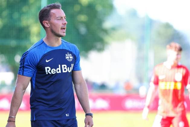 SOCCER - RBS vs Nordsjaelland, trainings camp ANIF,AUSTRIA,08.JUL.23 - SOCCER - ADMIRAL Bundesliga, Superliga, Red Bull Salzburg vs FC Nordsjaelland, trainings camp, test match. Image shows head coach Matthias Jaissle (RBS).  GEPAxpictures xDavidxGeieregger
