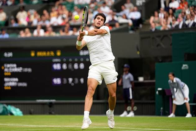 Mandatory Credit: Photo by Dave Shopland Shutterstock (14001531bq) Carlos Alcaraz during his third round match Wimbledon Tennis Championships, Day 6, The All England Lawn Tennis and Croquet Club, London, UK - 08 Jul 2023 Wimbledon Tennis Championships, Day 6, The All England Lawn Tennis and Croquet Club, London, UK - 08 Jul 2023  Copyright: xDavexShopland Shutterstockx 14001531bq