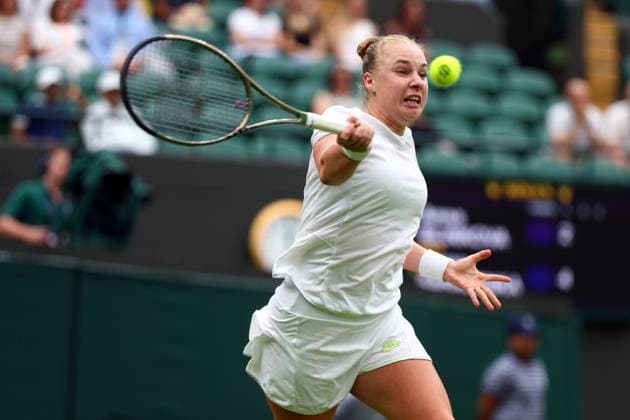 Mandatory Credit: Photo by Simon Dael Shutterstock (14001530df) Anna Blinkova during her third round match Wimbledon Tennis Championships, Day 6, The All England Lawn Tennis and Croquet Club, London, UK - 08 Jul 2023 Wimbledon Tennis Championships, Day 6, The All England Lawn Tennis and Croquet Club, London, UK - 08 Jul 2023  Copyright: xSimonxDael Shutterstockx 14001530df