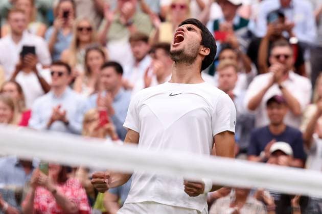 Sport Bilder des Tages 8th July 2023; All England Lawn Tennis and Croquet Club, London, England: Wimbledon Tennis Tournament; Carlos Alcaraz celebrates as he wins the match against Nicolas Jerry  ActionPlus12528755 ShaunxBrooks