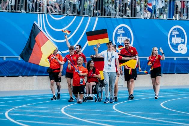 Sport Themen der Woche KW27 Sport Bilder des Tages Paris, 08.07.23: German team at the entrance to the stadium during the Opening ceremony during the para athletic world championships 2023. *** Paris, 08 07 23 German team at the entrance to the stadium during the Opening ceremony during the para athletic world championships 2023