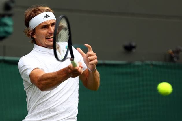 Mandatory Credit: Photo by Simon Dael Shutterstock (14001530es) Alexander Zverev during his third round match Wimbledon Tennis Championships, Day 6, The All England Lawn Tennis and Croquet Club, London, UK - 08 Jul 2023 Wimbledon Tennis Championships, Day 6, The All England Lawn Tennis and Croquet Club, London, UK - 08 Jul 2023  Copyright: xSimonxDael Shutterstockx 14001530es
