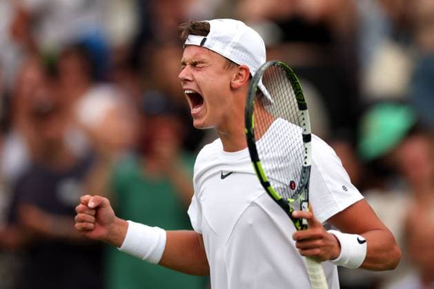 Mandatory Credit: Photo by Ella Ling Shutterstock (14001529bp) Holger Rune celebrates victory in his third round match Wimbledon Tennis Championships, Day 6, The All England Lawn Tennis and Croquet Club, London, UK - 08 Jul 2023 Wimbledon Tennis Championships, Day 6, The All England Lawn Tennis and Croquet Club, London, UK - 08 Jul 2023  Copyright: xEllaxLing Shutterstockx 14001529bp