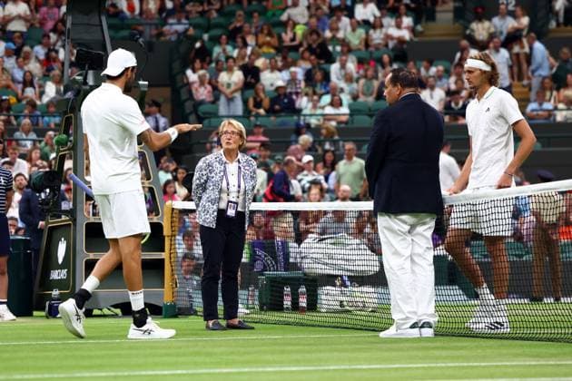 Mandatory Credit: Photo by Simon Dael Shutterstock (14001530fk) Matteo Berrettini and Alexander Zverev talk to the match refereee about restarting after the rain delay Wimbledon Tennis Championships, Day 6, The All England Lawn Tennis and Croquet Club, London, UK - 08 Jul 2023 Wimbledon Tennis Championships, Day 6, The All England Lawn Tennis and Croquet Club, London, UK - 08 Jul 2023  Copyright: xSimonxDael Shutterstockx 14001530fk