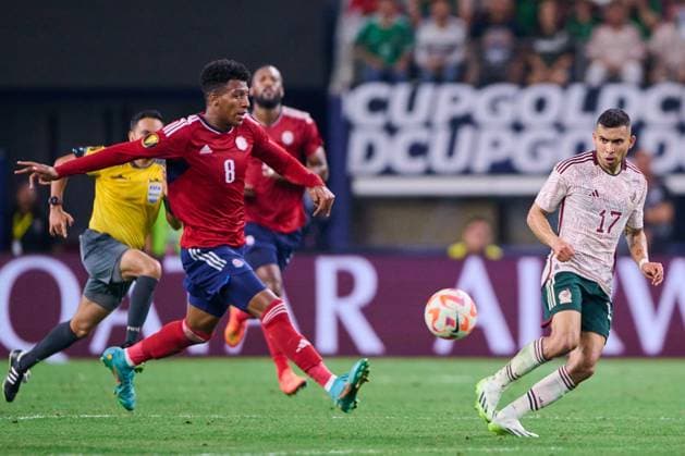 RECORD DATE NOT STATED 2023 CONCACAF Gold Cup Mexico vs Costa Rica CF (L-R), Josimar Alcocer of Costa Rica and Orbelin Pineda of Mexico during the game Mexico (Mexican national team, Nationalteam vs Costa Rica, corresponding to Quarterfinals of the CONCACAF Gold Cup 2023, at AT-T Stadium, on July 08, 2023. <br><br> (I-D), Josimar Alcocer de Costa Rica y Orbelin Pineda de Mexico durante el partido Mexico (Seleccion Nacional Mexicana) vs Costa Rica, correspondiente a cuartos de Final de la Copa Oro de la CONCACAF 2023, en el AT-T Stadium, el 08 de Julio de 2023. ARLINGTON TEXAS ESTADOS UNIDOS Copyright: xCristianxdexMarchenax 20230708224830_CGC_CF_MEX_CRC_PINEDA250