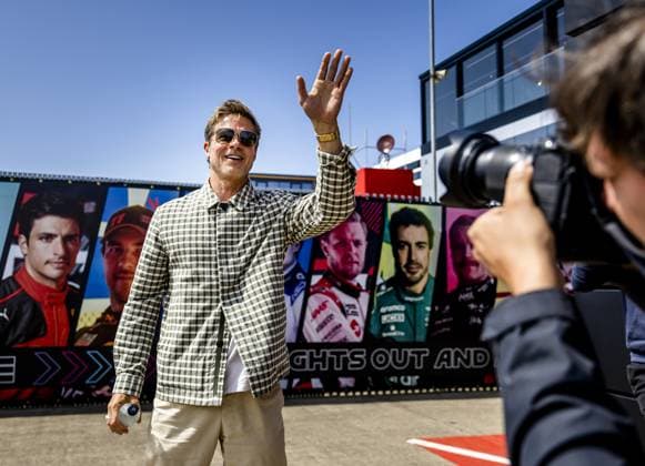 SILVERSTONE - Actor Brad Pitt arrives ahead of the British Grand Prix at the Silverstone Circuit. ANP SEM VAN DER WAL F1 Grand Prix of Great Britain 2023 xVIxANPxSportx xxANPxIVx 473316620 originalFilename: 473316620.jpg