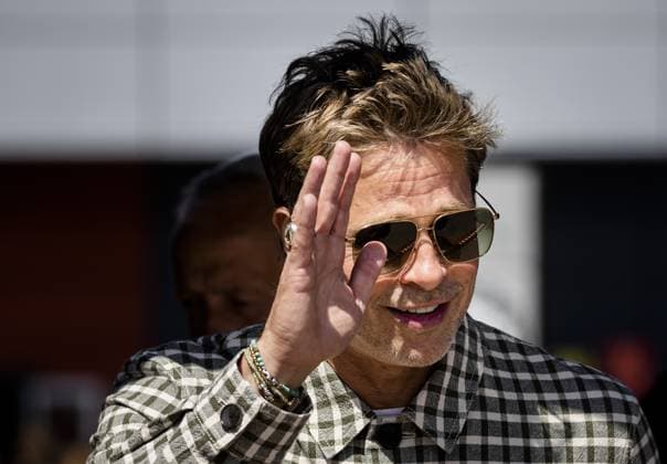 SILVERSTONE - Actor Brad Pitt arrives ahead of the British Grand Prix at the Silverstone Circuit. ANP SEM VAN DER WAL F1 Grand Prix of Great Britain 2023 xVIxANPxSportx xxANPxIVx 473317023 originalFilename: 473317023.jpg