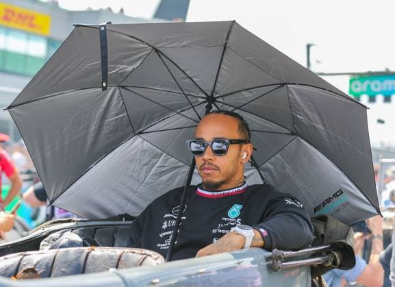 FORMULA 1 ARAMCO BRITISH GRAND PRIX 2023, 09 07 2023 Lewis Hamilton 44 (GBR), Mercedes AMG Petronas W14 drivers parade umbrella during the FORMULA 1 ARAMCO BRITISH GRAND PRIX 2023 at the Silverstone Circuit, Silverstone, United Kingdom on 9 July 2023 Editorial Use Only Copyright: xPhilxDuncanx ESM-0744-0004