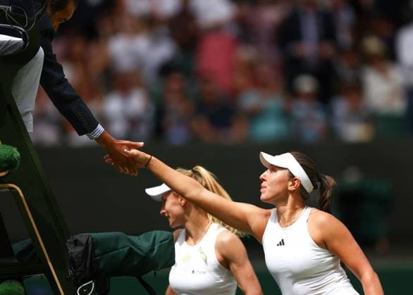 Mandatory Credit: Photo by Simon Dael Shutterstock (14003009at) Jessica Pegula celebrates victory in her fourth round match Wimbledon Tennis Championships, Day 7, The All England Lawn Tennis and Croquet Club, London, UK - 09 Jul 2023 Wimbledon Tennis Championships, Day 7, The All England Lawn Tennis and Croquet Club, London, UK - 09 Jul 2023  Copyright: xSimonxDael Shutterstockx 14003009at