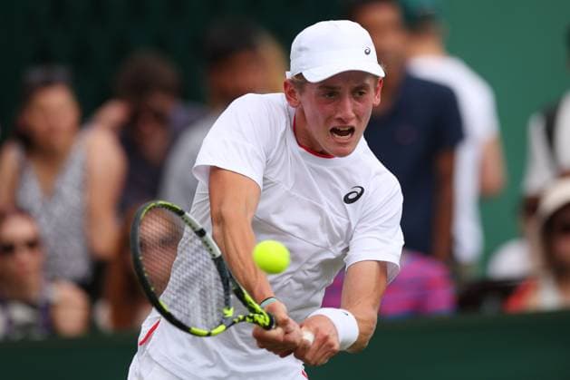 Mandatory Credit: Photo by Ella Ling Shutterstock (14003007w) Henry Searle during his Boys Singles first round match Wimbledon Tennis Championships, Day 7, The All England Lawn Tennis and Croquet Club, London, UK - 09 Jul 2023 Wimbledon Tennis Championships, Day 7, The All England Lawn Tennis and Croquet Club, London, UK - 09 Jul 2023  Copyright: xEllaxLing Shutterstockx 14003007w