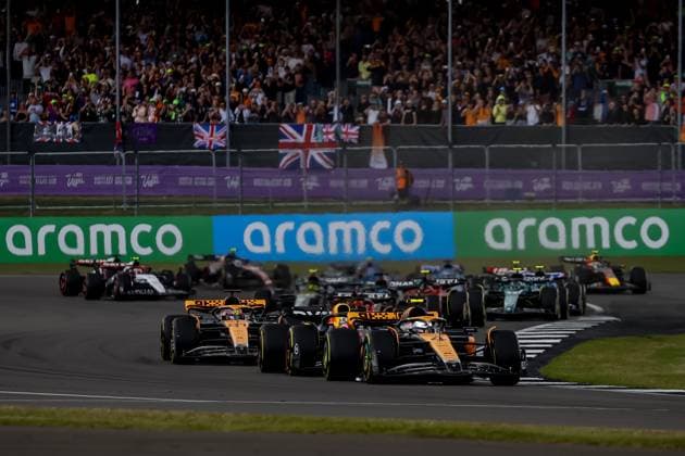 SILVERSTONE - Oscar Piastri (McLaren), Max Verstappen (Red Bull Racing) and Lando Norris (McLaren) during the start of the Grand Prix of Great Britain at the Silverstone Circuit. ANP SEM VAN DER WAL F1 Grand Prix of Great Britain 2023 xVIxANPxSportx xxANPxIVx 473325776 originalFilename: 473325776.jpg