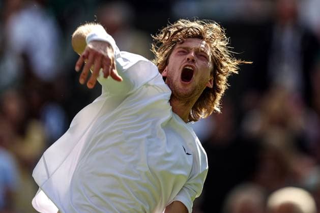 Wimbledon Tag Sieben 9. Juli 2023, Wimbledon Wimbledon Tennis Championships Tag Sieben Andrey Rublev schreit nach seinem Sieg über Alexander Bublik KAZ in den Himmel Foto Charlotte Wilson Abseits Wimbledon UK  Copyright: xCharlottexWilsonx xOffsidexOffside