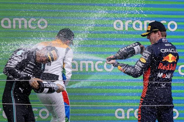 SILVERSTONE - Lewis Hamilton (Mercedes), Lando Norris (McLaren) and Max Verstappen (Red Bull Racing) on the podium during the Grand Prix of Great Britain at the Silverstone Circuit. ANP SEM VAN DER WAL F1 Grand Prix of Great Britain 2023 xVIxANPxSportx xxANPxIVx 473331615 originalFilename: 473331615.jpg