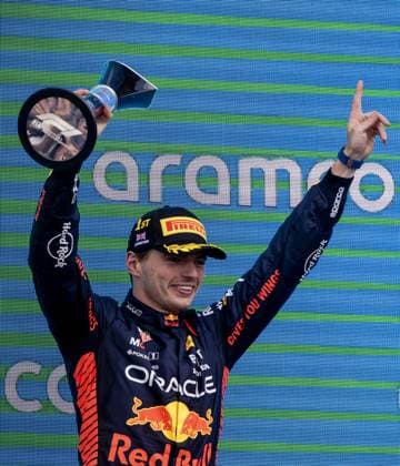 SILVERSTONE - Lando Norris (McLaren) and Max Verstappen (Red Bull Racing) on the podium during the Grand Prix of Great Britain at the Silverstone Circuit. ANP SEM VAN DER WAL F1 Grand Prix of Great Britain 2023 xVIxANPxSportx xxANPxIVx 473331739 originalFilename: 473331739.jpg