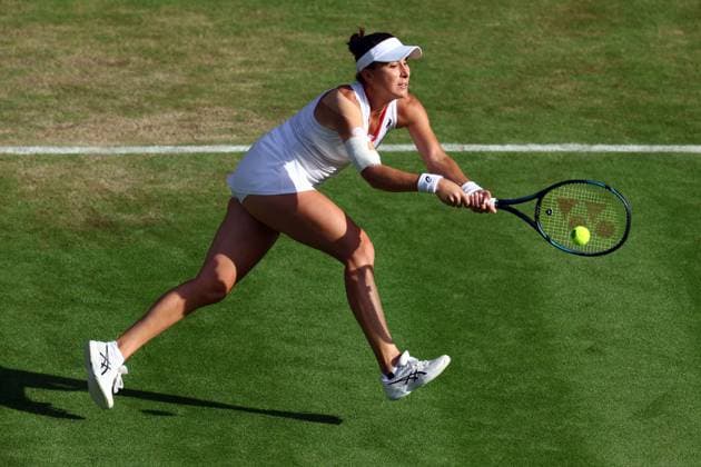 Mandatory Credit: Photo by Simon Dael Shutterstock (14003009ek) Belinda Bencic during her fourth round match Wimbledon Tennis Championships, Day 7, The All England Lawn Tennis and Croquet Club, London, UK - 09 Jul 2023 Wimbledon Tennis Championships, Day 7, The All England Lawn Tennis and Croquet Club, London, UK - 09 Jul 2023  Copyright: xSimonxDael Shutterstockx 14003009ek
