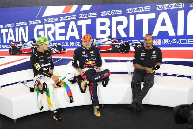 NORRIS Lando (gbr), McLaren F1 Team MCL60, VERSTAPPEN Max (ned), Red Bull Racing RB19, HAMILTON Lewis (gbr), Mercedes AMG F1 Team W14, portrait press conference, PK, Pressekonferenz during the 2023 Formula 1 Aramco British Grand Prix, 10th round of the 2023 Formula One World Championship, WM, Weltmeisterschaft from July 7 to 9, 2023 on the Silverstone Circuit, in Silverstone, United Kingdom Copyright: xAntoninxVincent DPPI IPAxSportx x xIPAxSportx 0 IPA_IPA39138874