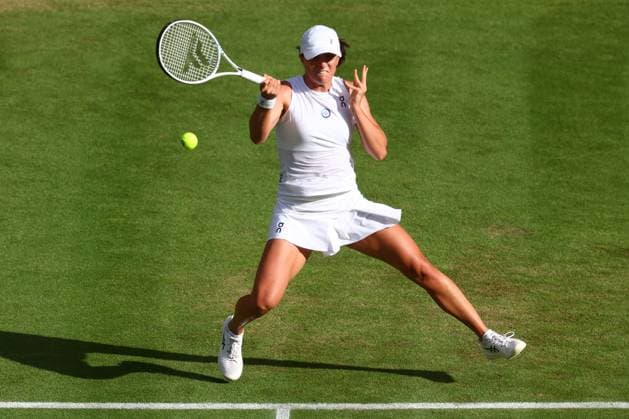 Mandatory Credit: Photo by Simon Dael Shutterstock (14003009eq) Iga Swiatek during her fourth round match Wimbledon Tennis Championships, Day 7, The All England Lawn Tennis and Croquet Club, London, UK - 09 Jul 2023 Wimbledon Tennis Championships, Day 7, The All England Lawn Tennis and Croquet Club, London, UK - 09 Jul 2023  Copyright: xSimonxDael Shutterstockx 14003009eq