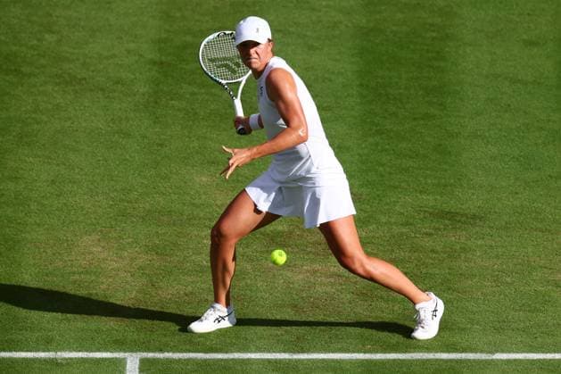 Mandatory Credit: Photo by Simon Dael Shutterstock (14003009er) Iga Swiatek during her fourth round match Wimbledon Tennis Championships, Day 7, The All England Lawn Tennis and Croquet Club, London, UK - 09 Jul 2023 Wimbledon Tennis Championships, Day 7, The All England Lawn Tennis and Croquet Club, London, UK - 09 Jul 2023  Copyright: xSimonxDael Shutterstockx 14003009er