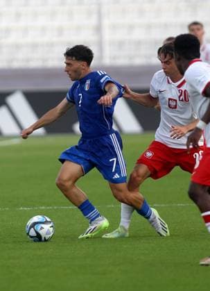 09.07.2023 Ta Qali(Malta) Italy-Poland European U-19 Under 19 men s football championship Luis Hasa(L) Italy, Igor Strzalek (R) Poland :