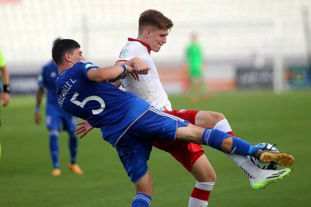 09.07.2023 Ta Qali(Malta) Italy-Poland European U-19 Under 19 men s football championship Lorenzo Dellavalle(L) Italy, Jordan Majchrzak (R) Poland :