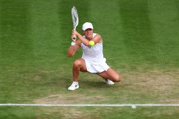 Mandatory Credit: Photo by Simon Dael Shutterstock (14003009fg) Iga Swiatek during her fourth round match Wimbledon Tennis Championships, Day 7, The All England Lawn Tennis and Croquet Club, London, UK - 09 Jul 2023 Wimbledon Tennis Championships, Day 7, The All England Lawn Tennis and Croquet Club, London, UK - 09 Jul 2023  Copyright: xSimonxDael Shutterstockx 14003009fg