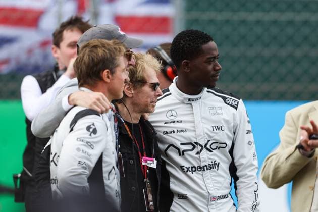 PITT Brad (USA), actor playing Sonny Hayes, driver of the fictional Apex APXGP team in the F1 movie by Apple Studios Bruckheimer Films, BRUCKHEIMER Jerry (USA), Television and film producer for the F1 movie by Apple Studios Bruckheimer Films, IDRIS Damson Alade-Bo (GBR), actor playing Joshua Pearce, driver of the fictional Apex APXGP team in the F1 movie by Apple Studios Bruckheimer Films, portrait during the 2023 Formula 1 Aramco British Grand Prix, 10th round of the 2023 Formula One World Championship, WM, Weltmeisterschaft from July 7 to 9, 2023 on the Silverstone Circuit, in Silverstone, United Kingdom - F1 - BRITISH GRAND PRIX 2023 - RACE DPPI Panoramic 00123025_AV3_8402