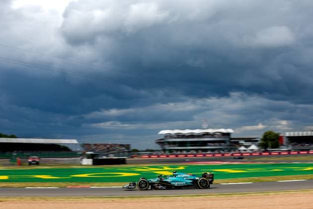 14 ALONSO Fernando (spa), Aston Martin F1 Team AMR23, action during the 2023 Formula 1 Aramco British Grand Prix, 10th round of the 2023 Formula One World Championship, WM, Weltmeisterschaft from July 7 to 9, 2023 on the Silverstone Circuit, in Silverstone, United Kingdom - F1 - BRITISH GRAND PRIX 2023 - RACE DPPI Panoramic  00123025_F12023GP11GBR_JK099162 