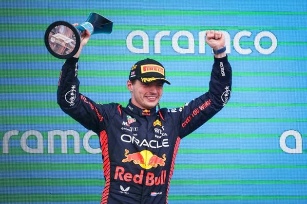 Bilder des Jahres 2023, Sport 07 Juli podium VERSTAPPEN Max (ned), Red Bull Racing RB19, portrait during the 2023 Formula 1 Aramco British Grand Prix, 10th round of the 2023 Formula One World Championship, WM, Weltmeisterschaft from July 7 to 9, 2023 on the Silverstone Circuit, in Silverstone, United Kingdom - F1 - BRITISH GRAND PRIX 2023 - RACE DPPI Panoramic  00123025_AV3_9928 