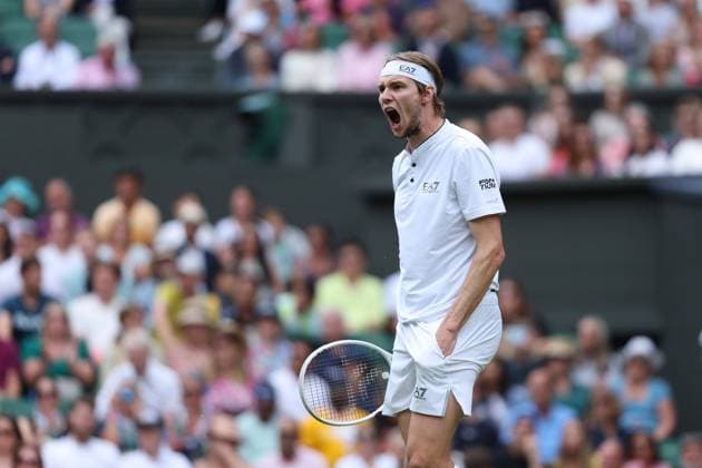 Alexander Bublik TENNIS : Wimbledon 2023 - 09 07 2023 AntoineCouvercelle Panoramic  