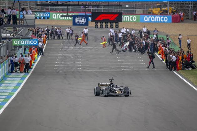 Silverstone - 09-07-2023, Silverstone Circuit, Brad Pitt at the Formula 1 Great Britain Grand Prix 2023 Sunday Formula 1 Great Britain Grand Prix 2023 Sunday  x21596896x Copyright: