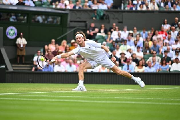 Wimbledon Championships Day 7 Andrey Rublev (RUS) during his fourth round match at the 2023 Wimbledon Championships at the AELTC in London, UK on July 9, 2023. Photo by Corinne Dubreuil ABACAPRESS.COM London United Kingdom  Copyright: xDubreuilxCorinne ABACAx 860097_002 DubreuilxCorinne ABACAx 860097_002