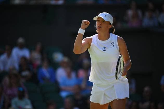 Wimbledon Championships Day 7 Iga Swiatek (POL) during her fourth round match at the 2023 Wimbledon Championships at the AELTC in London, UK on July 9, 2023. Photo by Corinne Dubreuil ABACAPRESS.COM London United Kingdom  Copyright: xDubreuilxCorinne ABACAx 860097_007 DubreuilxCorinne ABACAx 860097_007