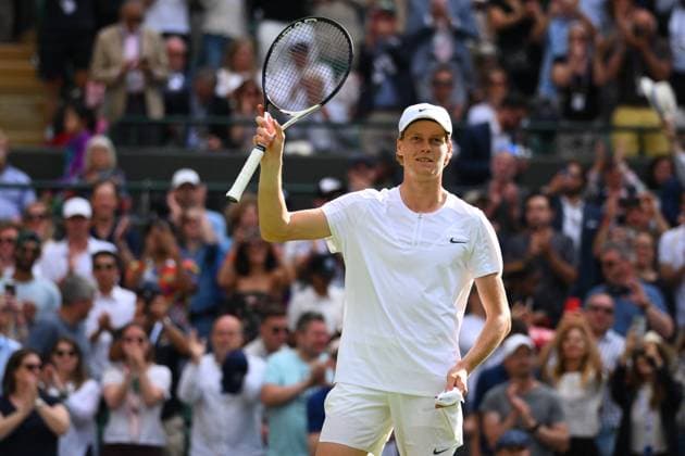 Sport Bilder des Tages Wimbledon Championships Day 7 Jannik Sinner (ITA) during his fourth round match at the 2023 Wimbledon Championships at the AELTC in London, UK on July 9, 2023. Photo by Corinne Dubreuil ABACAPRESS.COM London United Kingdom  Copyright: xDubreuilxCorinne ABACAx 860097_091 DubreuilxCorinne ABACAx 860097_091