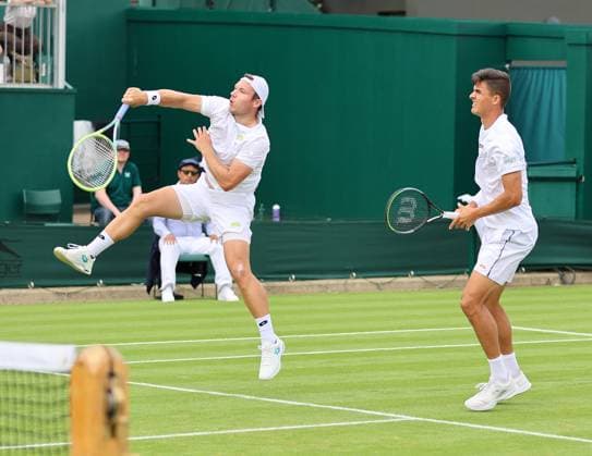 TENNIS - Wimbledon 2023 LONDON,ENGLAND,10.JUL.23 - TENNIS - ATP, Tennis Herren World Tour, Wimbledon, Grand Slam. Image shows Lucas Miedler and Alexander Erler (AUT).  GEPAxpictures xAlanxGrieves