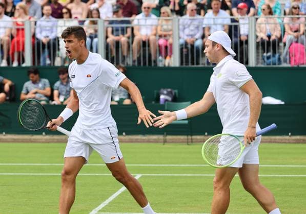TENNIS - Wimbledon 2023 LONDON,ENGLAND,10.JUL.23 - TENNIS - ATP, Tennis Herren World Tour, Wimbledon, Grand Slam. Image shows Alexander Erler and Lucas Miedler (AUT).  GEPAxpictures xAlanxGrieves