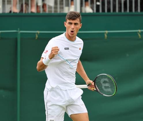 TENNIS - Wimbledon 2023 LONDON,ENGLAND,10.JUL.23 - TENNIS - ATP, Tennis Herren World Tour, Wimbledon, Grand Slam. Image shows the rejoicing of Alexander Erler (AUT).  GEPAxpictures xAlanxGrieves