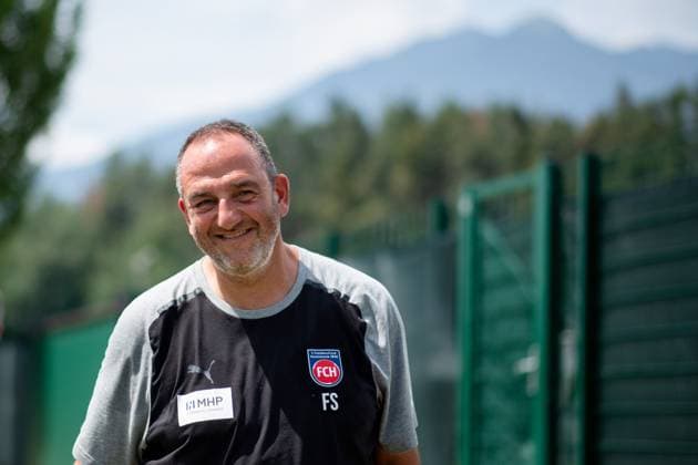 Sport Themen der Woche KW28 Sport Bilder des Tages Frank Schmidt (FC Heidenheim, Trainer) lacht zufrieden, ITA, Fussball 1. Bundesliga, FC Heidenheim Saisonvorbereitung, Trainingslager in Natz - Schabs, 10.07.2023 ITA, Fussball 1. Bundesliga, FC Heidenheim Saisonvorbereitung, Trainingslager in Natz - Schabs, Saison 2023 2024, 10.07.2023 Natz *** Frank Schmidt FC Heidenheim, coach laughs satisfied, ITA, Football 1 Bundesliga, FC Heidenheim season preparation, training camp in Natz Schabs, 10 07 2023 ITA, Football 1 Bundesliga, FC Heidenheim season preparation, training camp in Natz Schabs, season 2023 2024, 10 07 2023 Natz Copyright: xEibner-Pressefoto Memmlerx EP_MMR