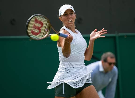 Tennis - Wimbledon Championship 2023 - Day 8 LONDON, ENGLAND - Monday, July 10, 2023: Madison Keys (USA) during the Ladies Singles 4th Round match on Day Eight of The Championships Wimbledon 2023 at the All England Lawn Tennis and Croquet Club. LONDON All England Lawn Tennis and Croq GREATER LONDON ENGLAND  Copyright: xKirstenxHolstx P2023-07-10-Wimbledon_Day_8-11
