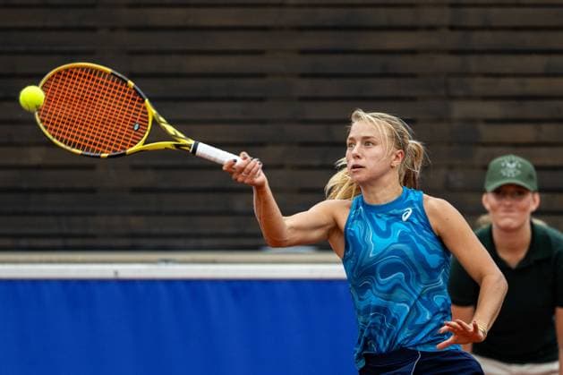 230710 Lisa Zaar, Sweden, on day 1 of the WTA Nordea Open on July 10, 2023 in Bastad, Sweden  Copyright: MATHILDAxAHLBERG BB230710MA064