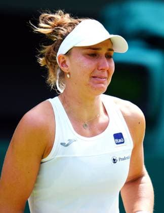 Mandatory Credit: Photo by Javier Garcia Shutterstock (14003748bh) Beatriz Haddad Maia upset after sustaining an injury and having to retire during her fourth round match Wimbledon Tennis Championships, Day 8, The All England Lawn Tennis and Croquet Club, London, UK - 10 Jul 2023 Wimbledon Tennis Championships, Day 8, The All England Lawn Tennis and Croquet Club, London, UK - 10 Jul 2023  Copyright: xJavierxGarcia Shutterstockx 14003748bh